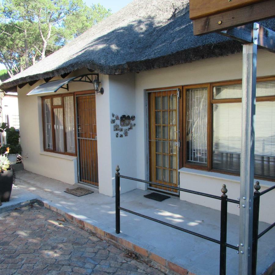 The Worm Hole Garden Cottage Stellenbosch Bagian luar foto